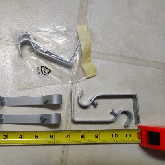 4 pairs Ikea Vagen single curtain rod hooks - Picture 4 of 4